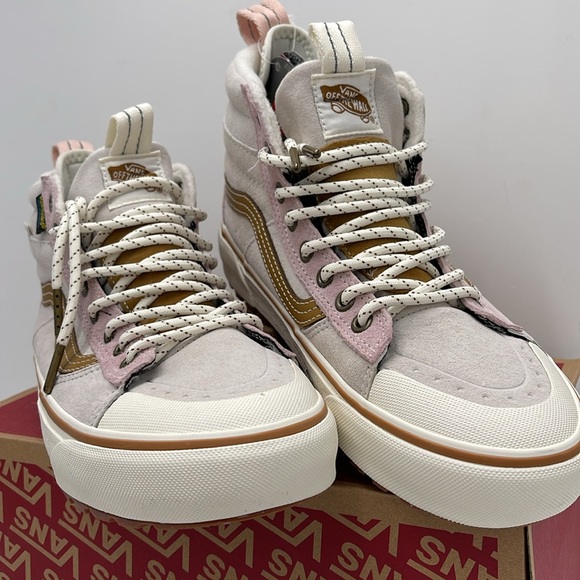 Vans WMNS Sk8-Hi Mte-2 Marshmallow/Multi
VN0A5HZZBP3 Lace Up Boots Cold Weather - Picture 5 of 16